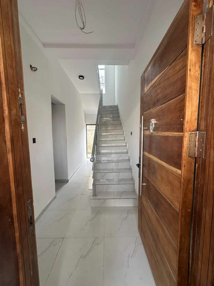 CASTLE &amp; ASHBY 4 Bedroom Terrace Duplex (all rooms en-suite ) with a maid"s room